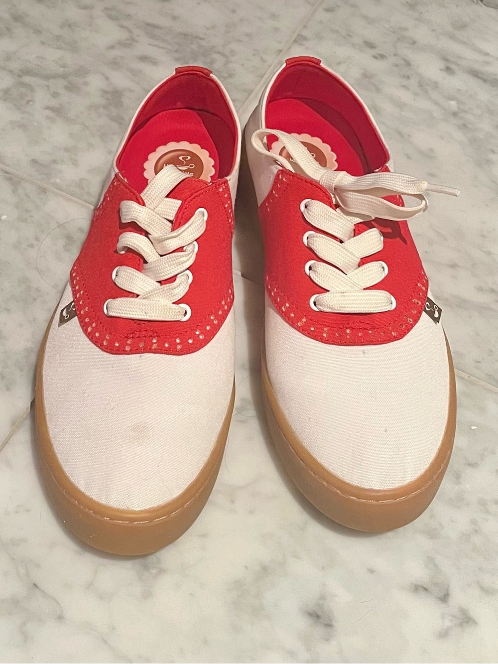 Hot Chocolate Design Red saddle shoe sneakers size 6